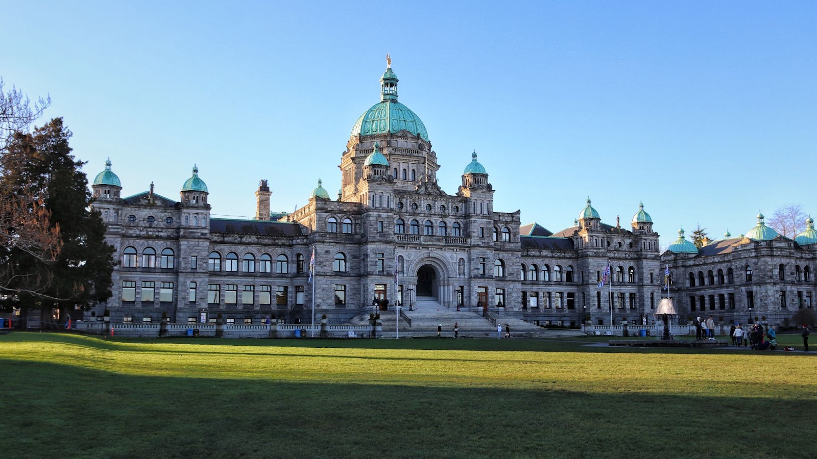 victoria - cheap places to travel in canada