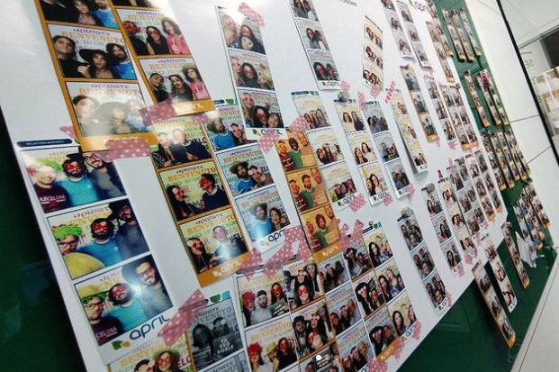 La falta de papel en España pone en riesgo el poder imprimir las fotos tomadas durante el evento en instantes.