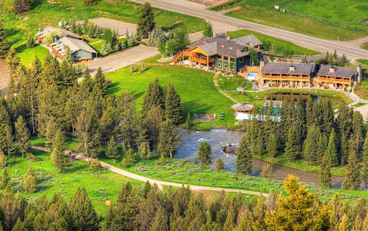 Best Places To Stay In Montana