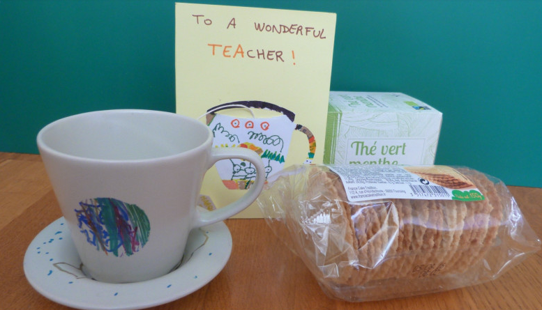 idées cadeaux de fin d'année scolaire 
: coffret à thé fait maison