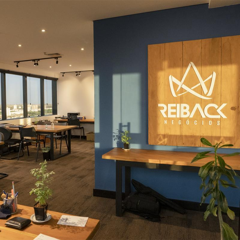 A Reiback é uma corretora de seguros que oferece aos empreendedores uma oportunidade para investir em uma franquia neste mercado.