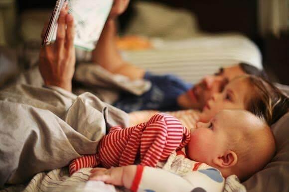 10 beneficios de leer un cuento antes de dormir - Eres Mamá
