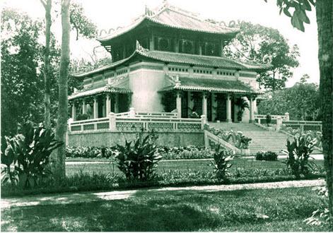 http://maivantran.files.wordpress.com/2011/09/den-tho-vua-hung-thao-cam-vien.jpg?w=471&h=330