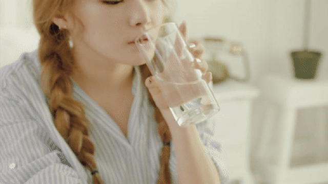 4 cốc nước không thể thiếu trong ngày: uống nước đúng cách có thể giúp bạn giảm cân vèo vèo! - Ảnh 3.