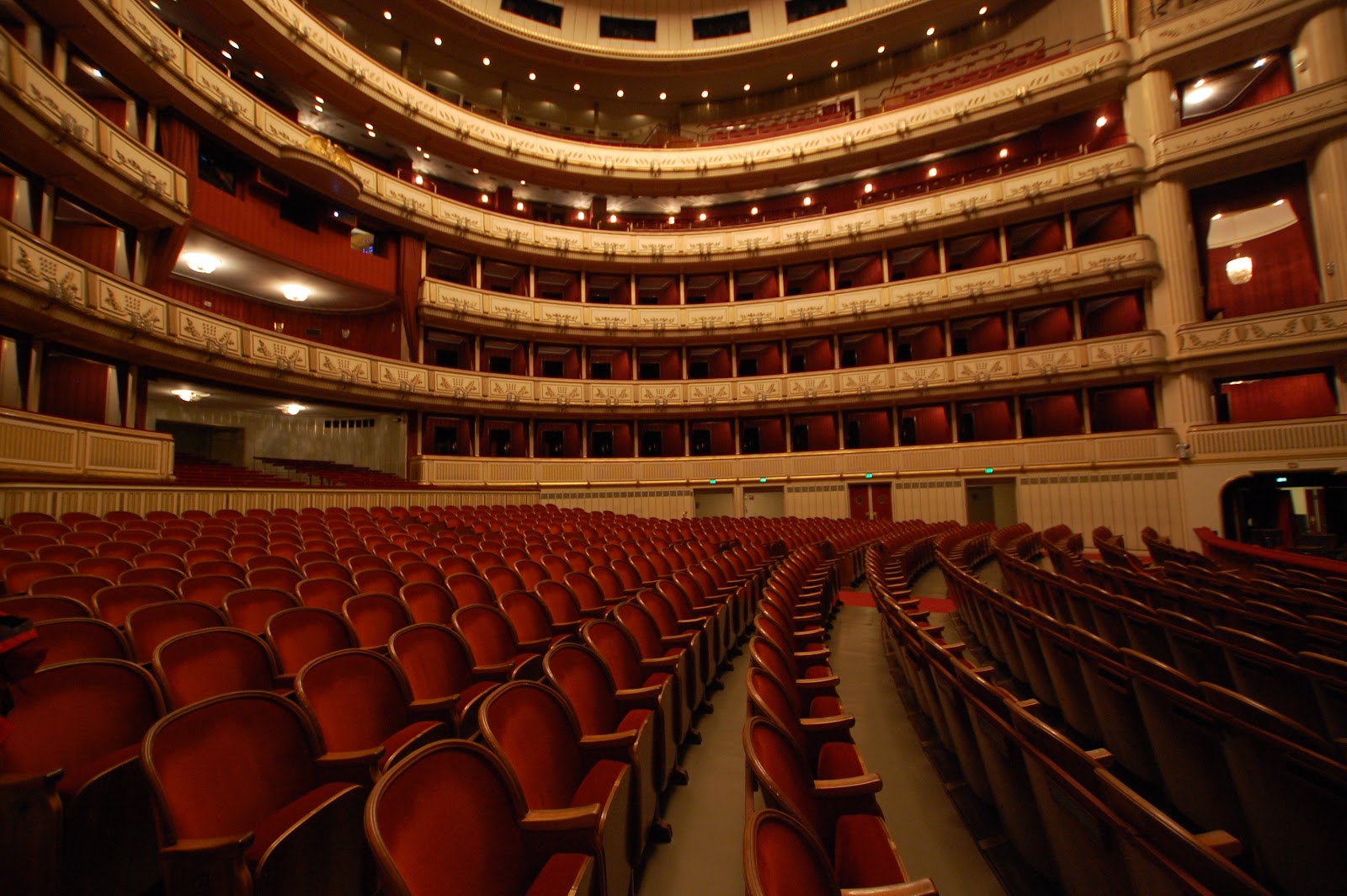 vienna_opera_house_interior.jpg