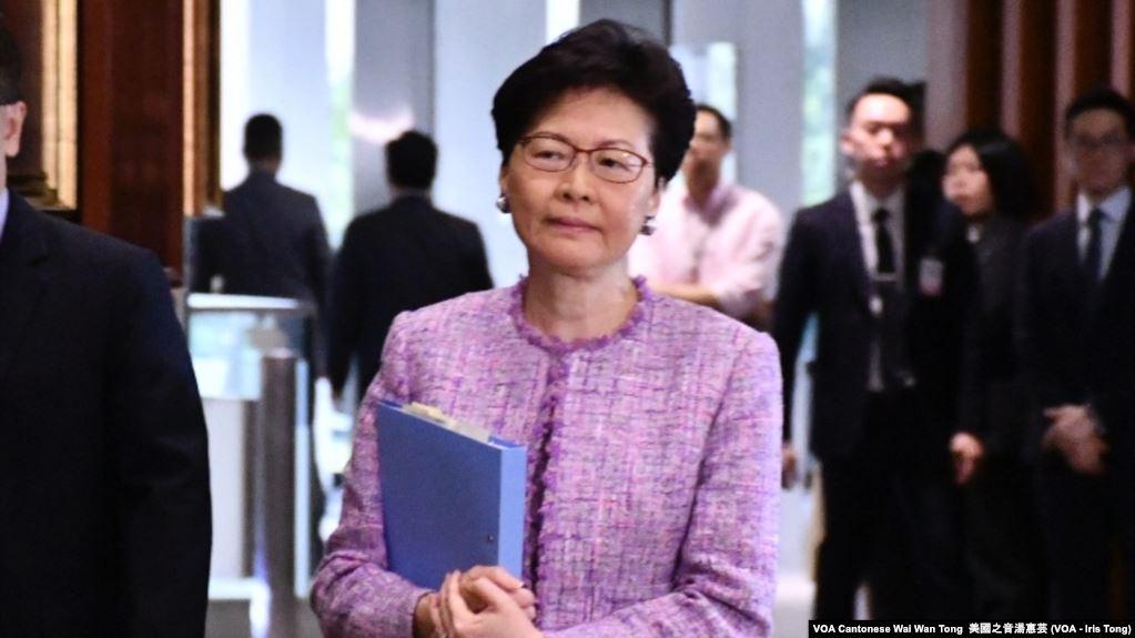 香港特首林郑月娥2019年5月10日出席立法会 (美国之音汤惠芸拍摄)