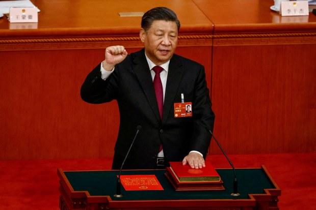 习近平正式三连任 学者:中国已难掉头