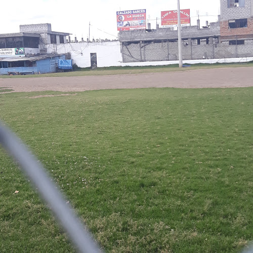 Opiniones de Cancha de Fútbol la Isla en Quito - Campo de fútbol