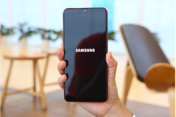 Cách khắc phục vấn đề Samsung A51 sạc không vào pin