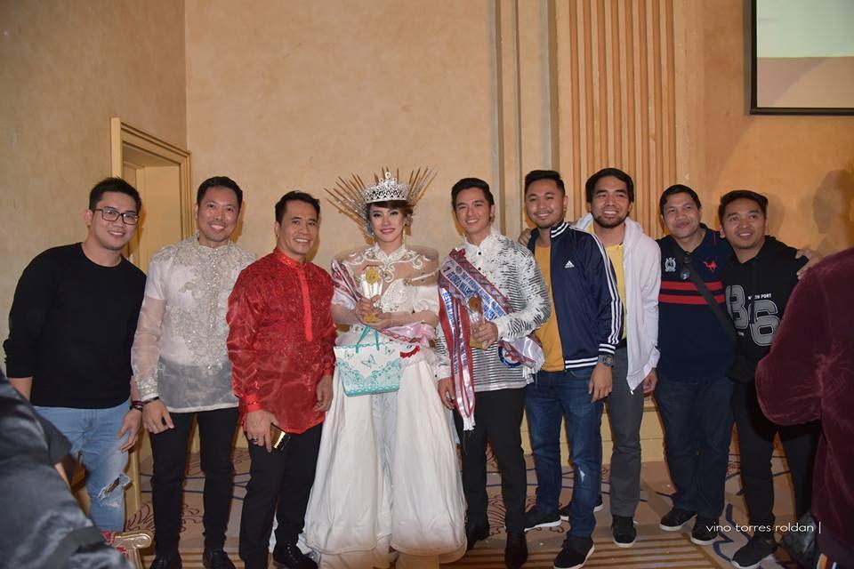 Image may contain: 9 people, including Rafael L Aguilar, Rosemarie Cindy Aquino Tumanguil and Bernard Laxamana Carpio, people smiling, people standing and wedding