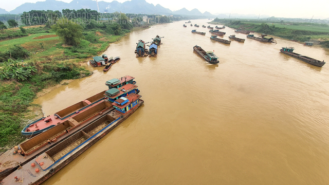 Sông đóng vai trò quan trọng trong hoạt động sản xuất và đời sống con người