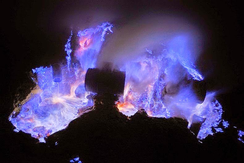 كواه أيجن : البركان الذي ينفث اللهب الأزرق .. بالصور