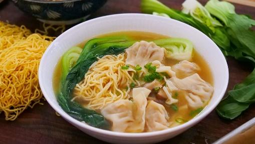 Wonton Noodle Soup Recipe & Video - Seonkyoung Longest