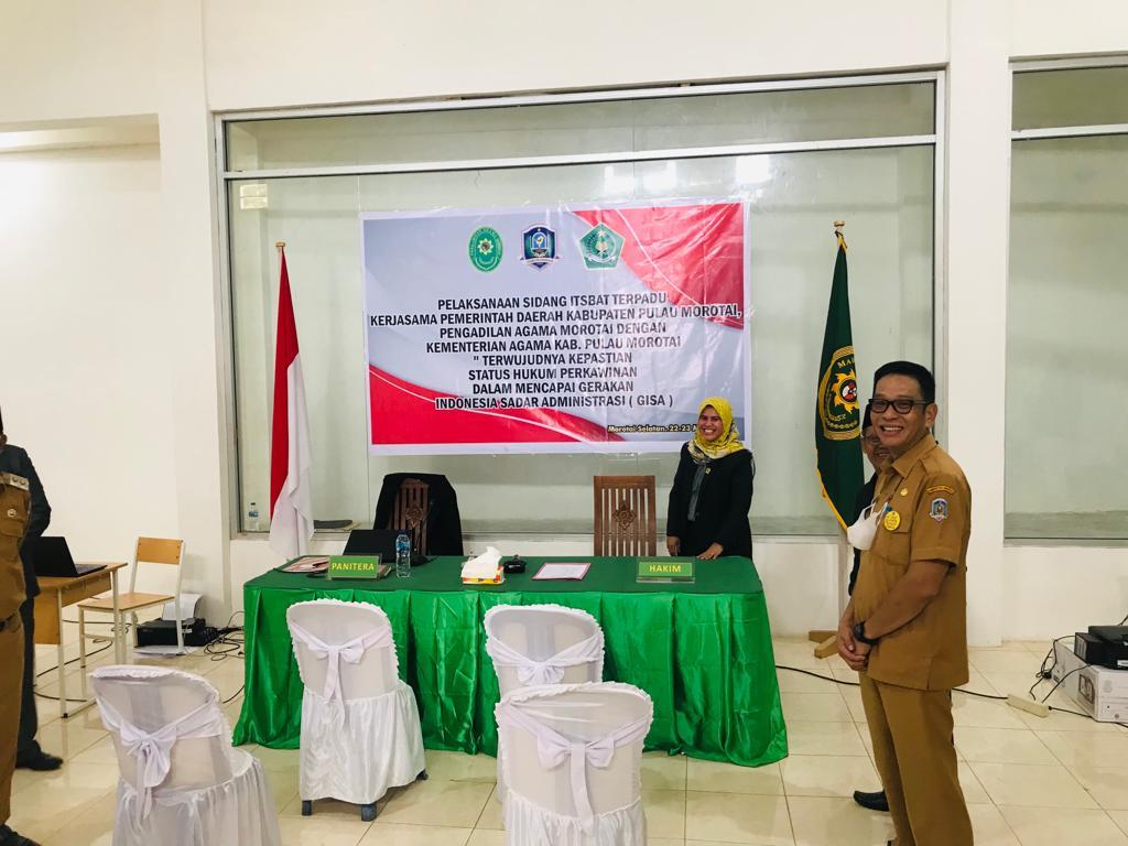 Sebuah gambar berisi teks, dalam ruangan

Deskripsi dibuat secara otomatis