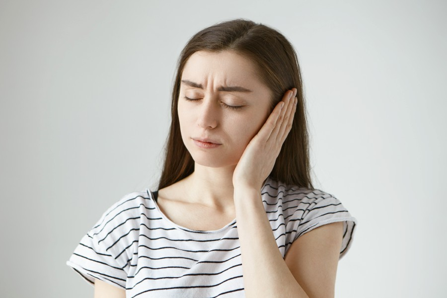 Ù tai là tình trạng người bệnh nhận thấy có tiếng kêu trong tai