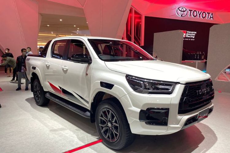 mobil 4x4 hilux bekas