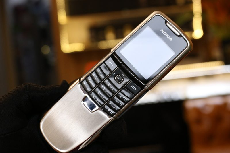 NOKIA 8800 - SỰ LỰA CHỌN CHO AI YÊU THÍCH SỰ CỔ ĐIỂN SANG TRỌNG | Hoàng Luxury