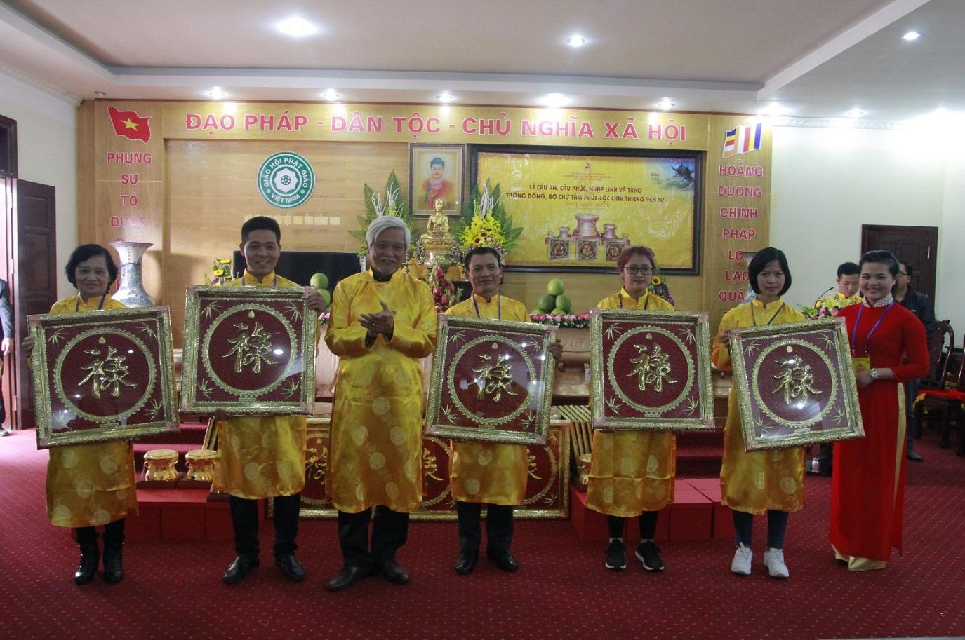 C:\Users\VP\Desktop\web khai xuan 2016 - Copy\_MG_8733.JPG