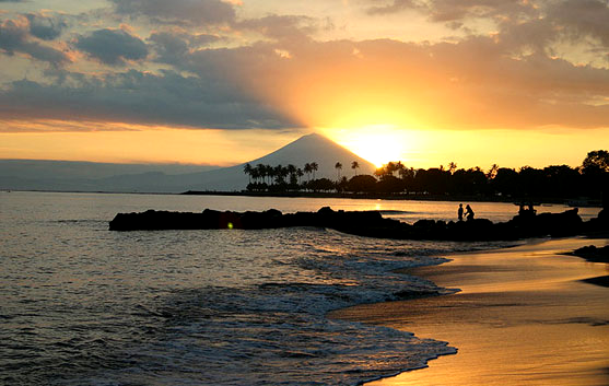 Sunset di Pantai Senggigi Lombok