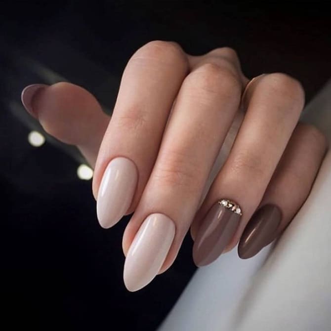 Trendy manicure colors for spring 2022 12