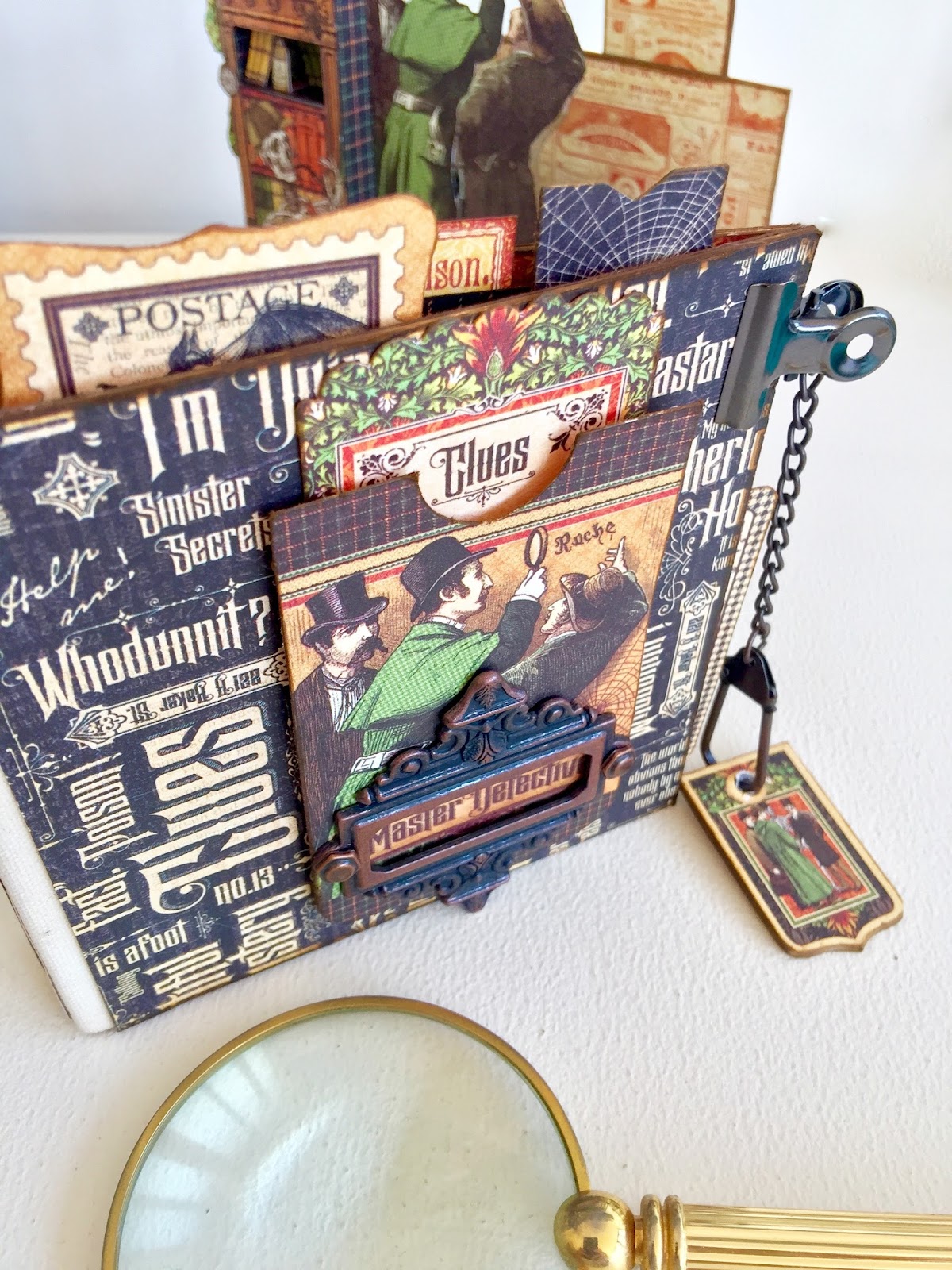 Stand and Mini Album Master Detective by Marina Blaukitchen Product by Graphic 45 photo 9.jpg