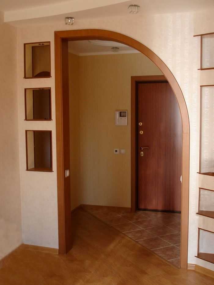 Форма дверного проема в виде полуарки