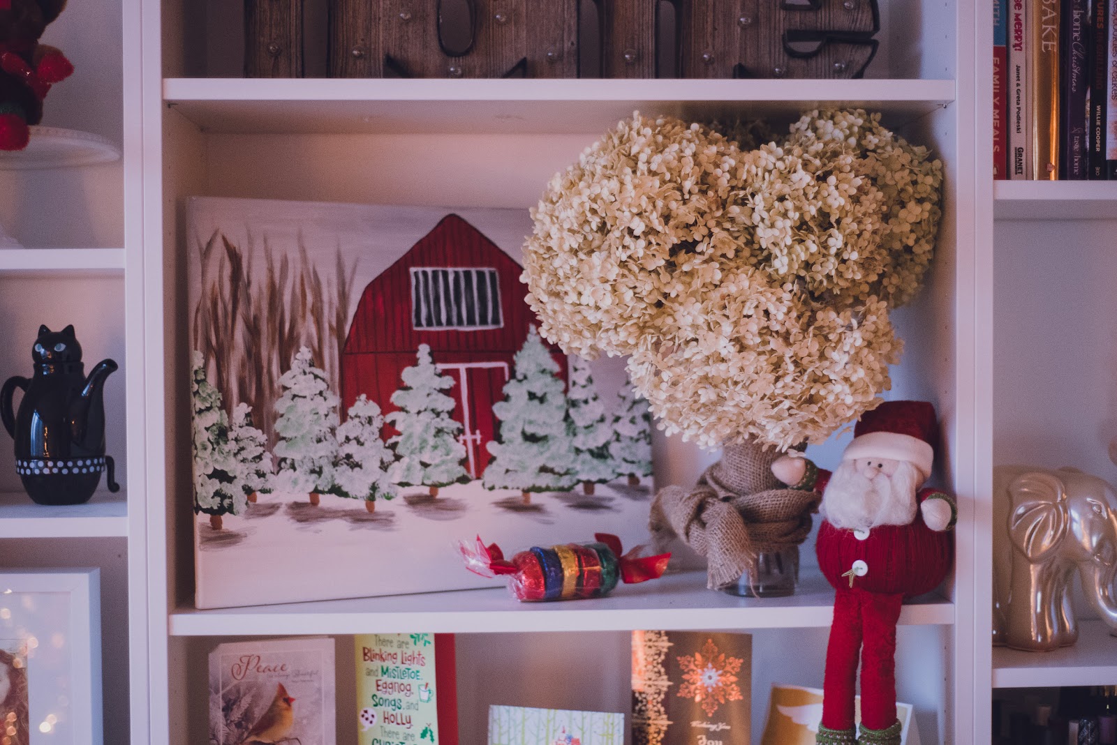 christmas-living-room-lily-muffins