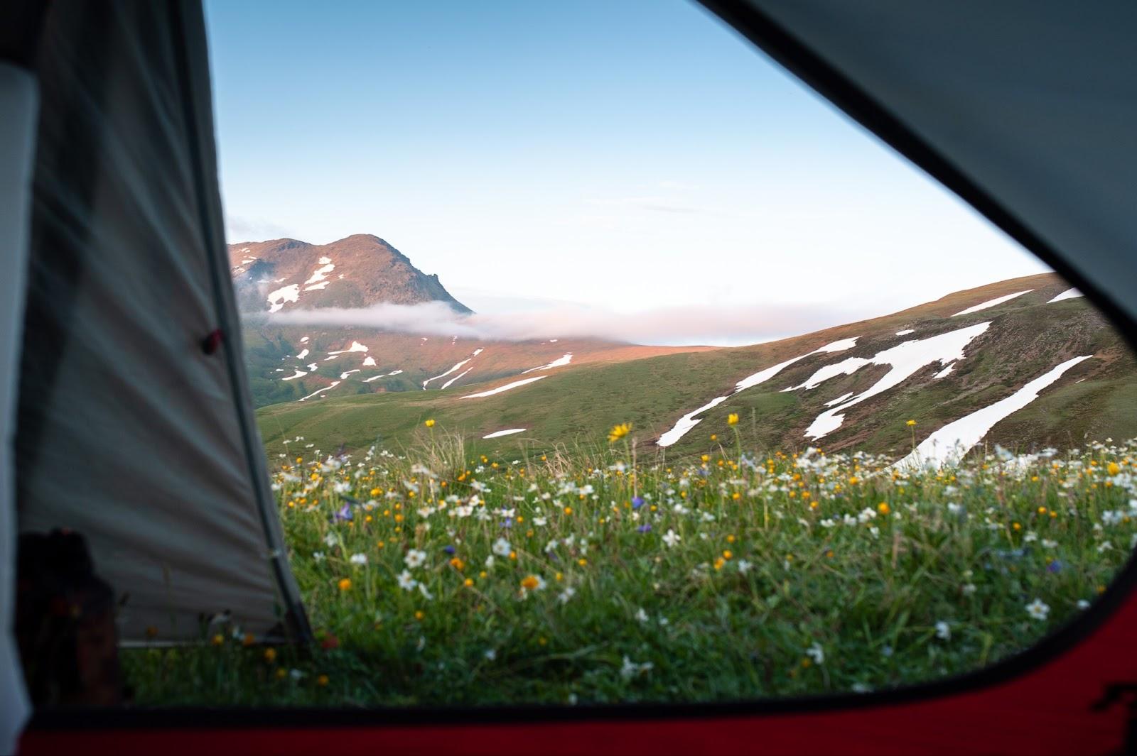 Горы из палатки