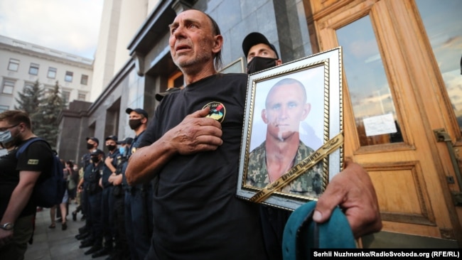 Сергій Журавель, батько Ярослава Журавля, який загинув під Зайцевим на Донбасі, намагаючись забрати із «сірої зони» тіло свого загиблого командира