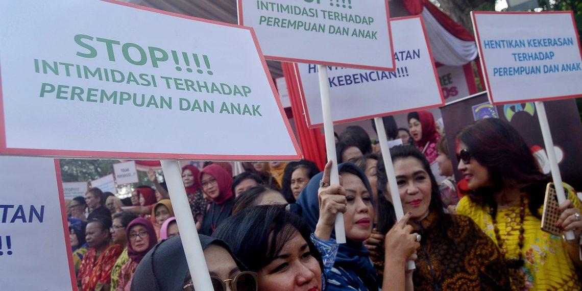 Sebuah gambar berisi teks, payung, luar ruangan, aksesori

Deskripsi dibuat secara otomatis