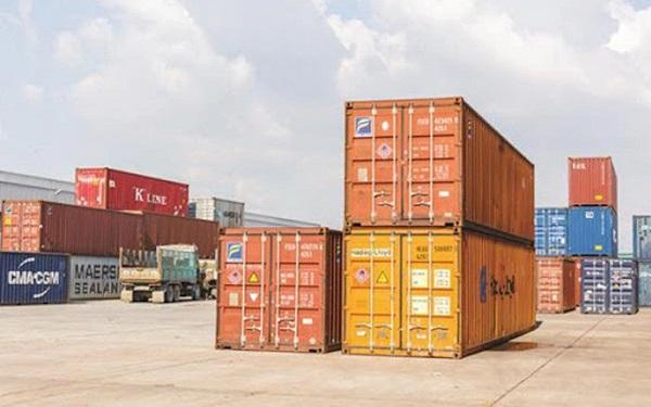 Nên đăng ký lấy container rỗng trước 1 ngày để kiểm tra và kịp thời xử lý nếu xảy ra sự cố