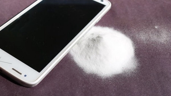 Hướng dẫn làm mờ vết xước trên vỏ iPhone cực đơn giản