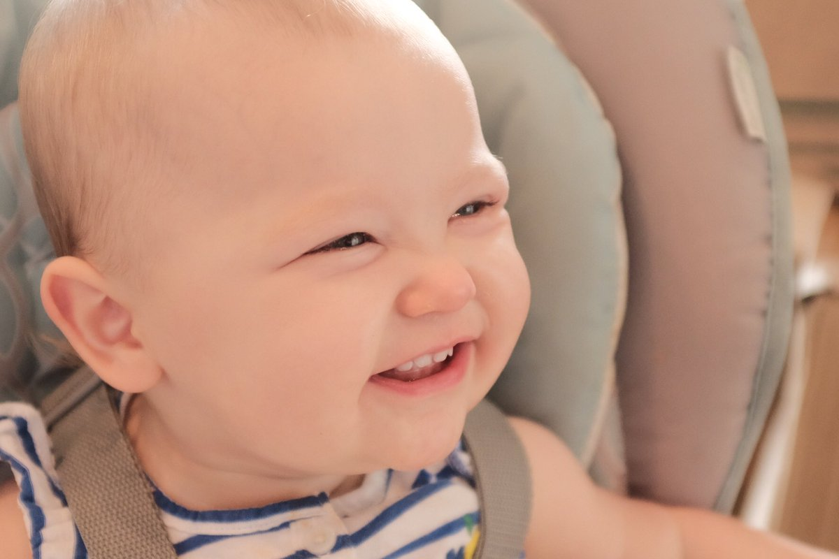 Giúp bé dưới 1 tuổi phát triển răng tốt và khỏe mạnh