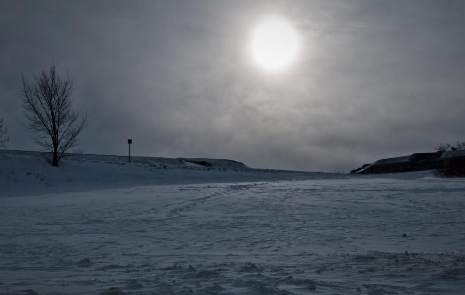 http://blog.poljastvarnosti.rs/wp-content/uploads/2019/11/Cold-Sun-e.jpg