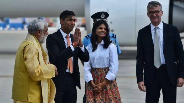 Ông Rishi Sunak trở thành Thủ tướng Anh gốc Ấn đầu tiên đến thăm Ấn Độ
