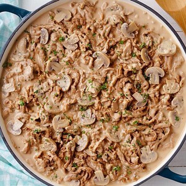 hearty meals creamy beef with mushroom