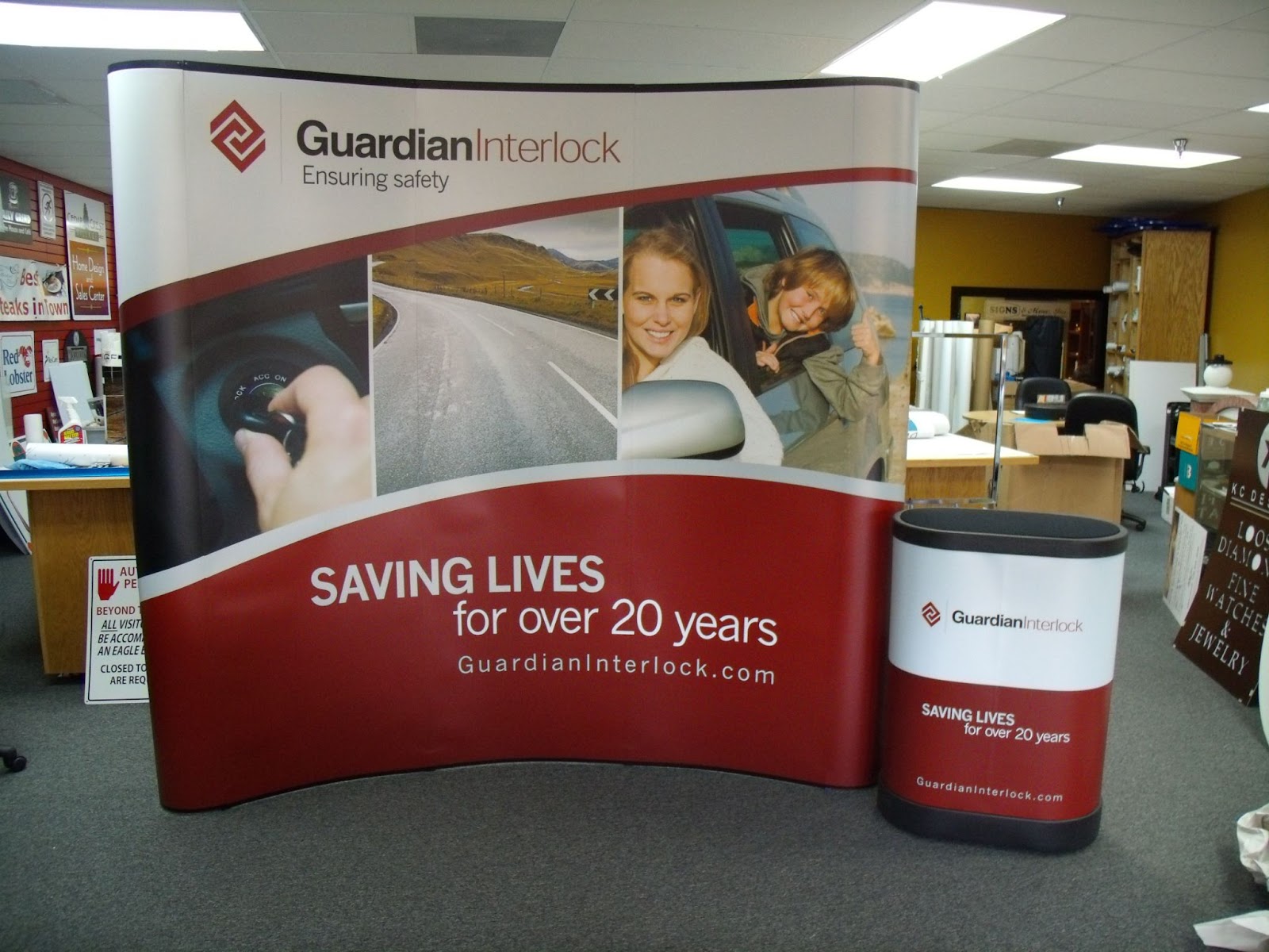 Portable Trade Show Display with Pedestal Carrying Case