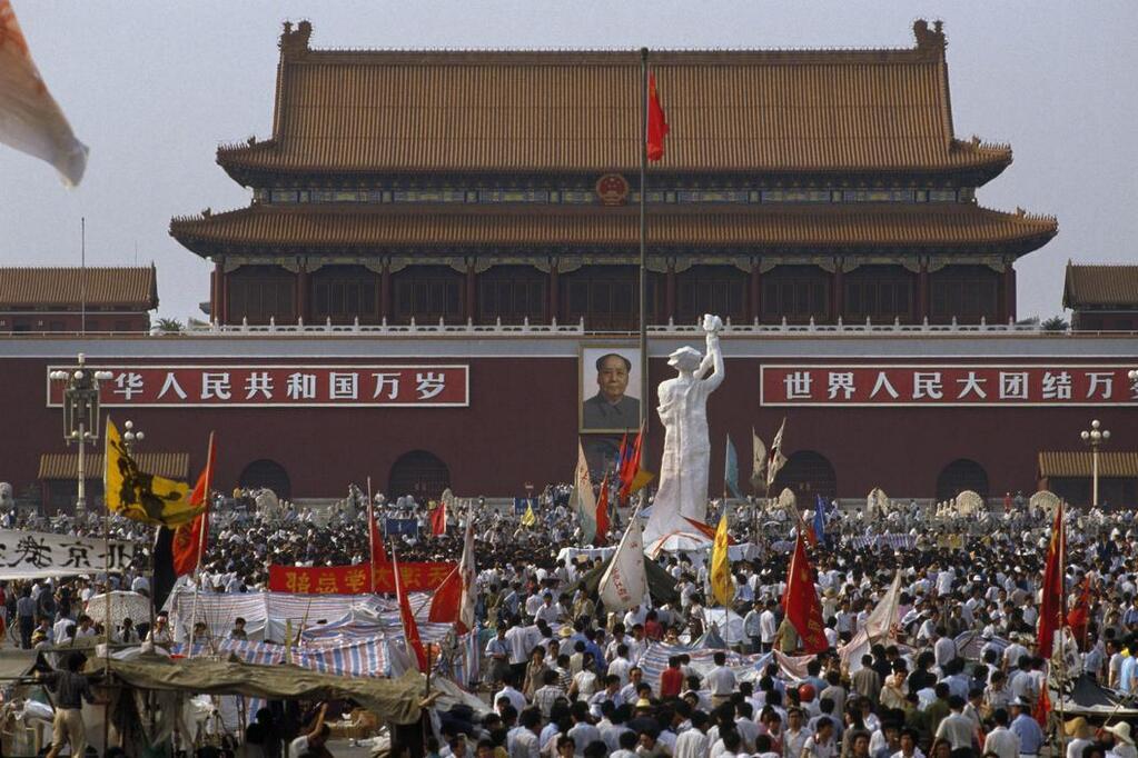1989年5月30日，揭幕后的民主女神。（六四档案图）