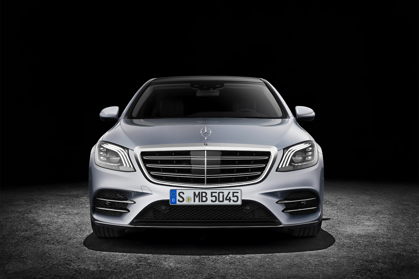 2018-Mercedes-Benz-S-Class-front-view.jpg