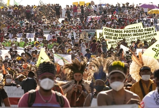 Picture of the indigenous protest that was happening in Brasilia the same day
