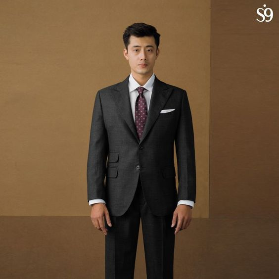 Suit may đo có nhiều ưu điểm tuyệt vời hơn so với các loại suit may sẵn
