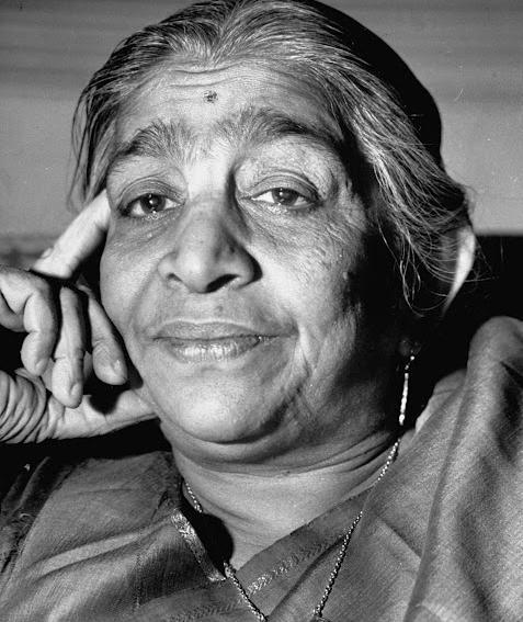 Sarojini_Naidu_in_Bombay_1946.jpg