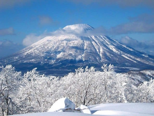 Lớp áo tuyết của núi Phú Sĩ ngày đông