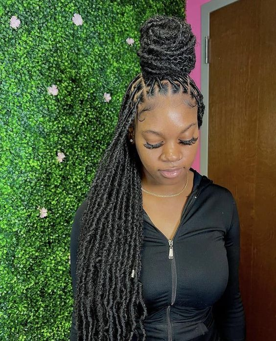 Another look of the soft locs pony