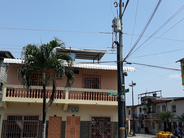 TIENDA OPCIÓN 10 DE AGOSTO Y STA. ELENA - Guayaquil