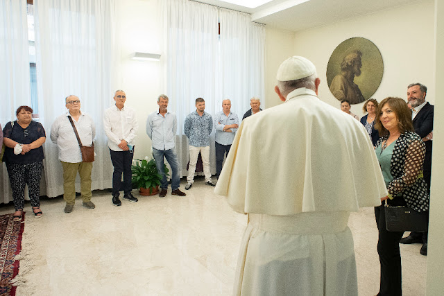 Các tù nhân yết kiến Đức Thánh Cha Phanxicô trước khi đến thăm các Bảo tàng Vatican