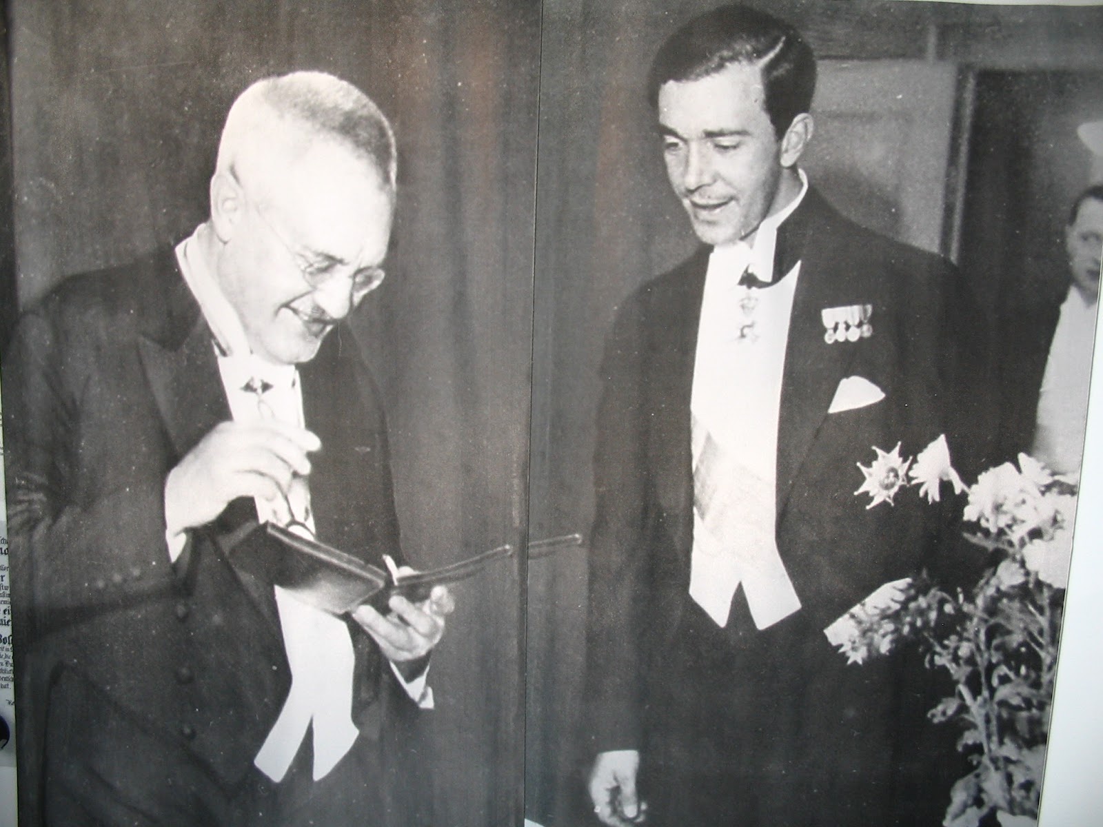 Bosch-receiving-Nobel.jpg