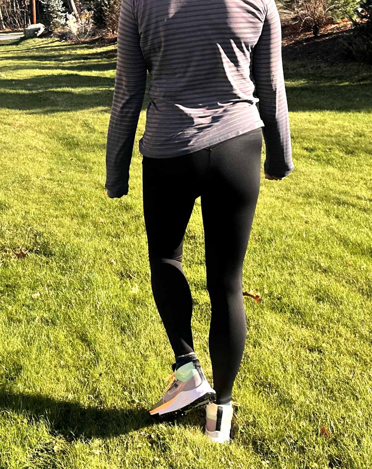 tornillo astronauta Inconveniencia Road Trail Run: Review: Nike Go – Women's Firm-Support High Waisted 7/8  Leggings with 6 Pockets