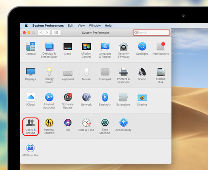 Chọn Users & Groups trong System Preferences