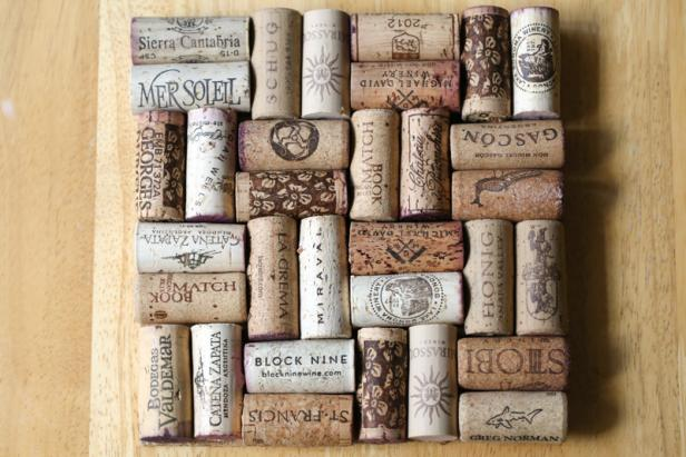 Easy And Clever DIY Projects: Trivet Made From Corks